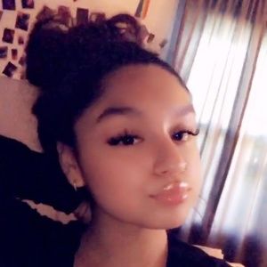 Meet your Posher, Bella